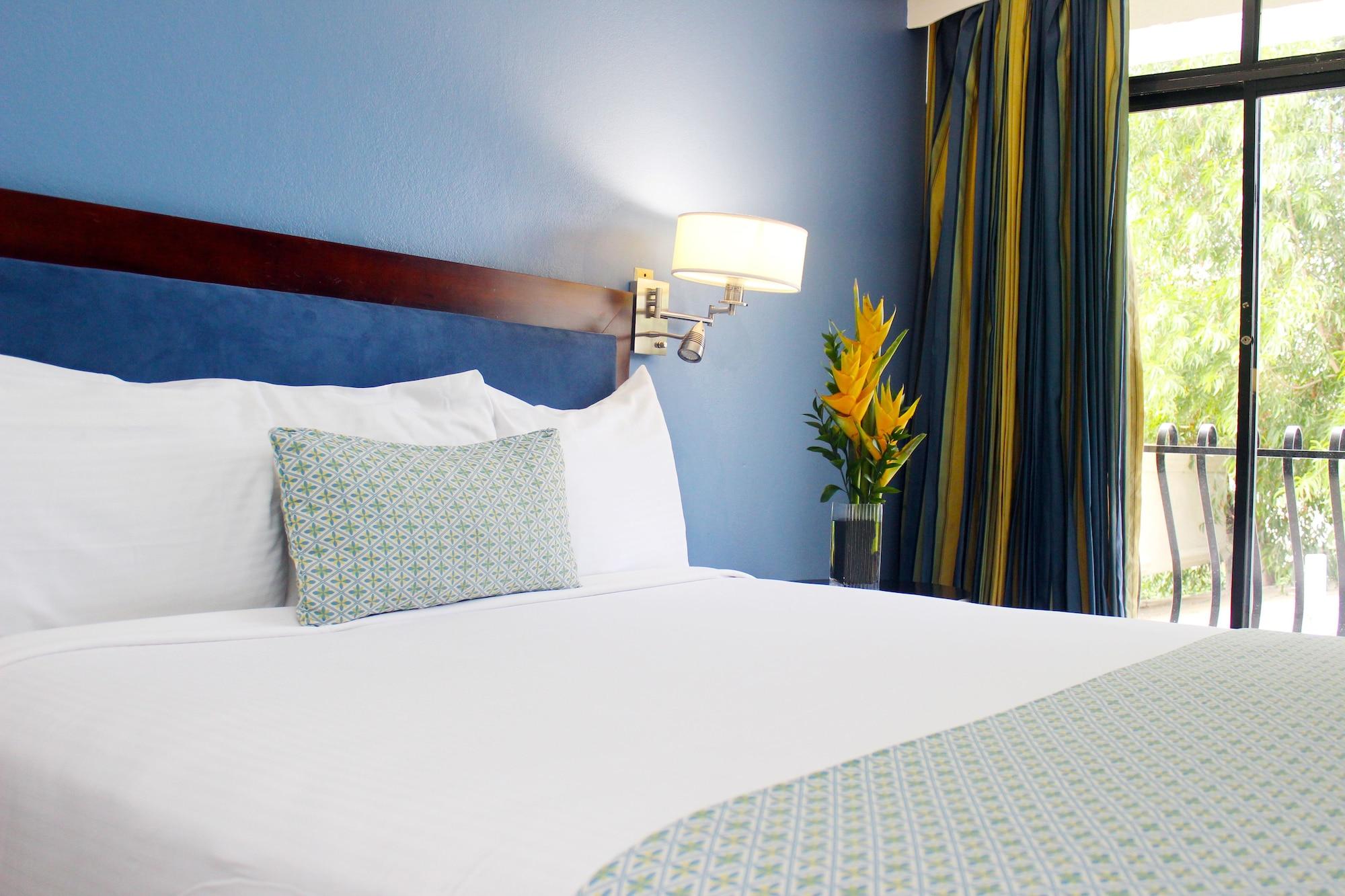 The Knutsford Court Hotel Кингстън Екстериор снимка