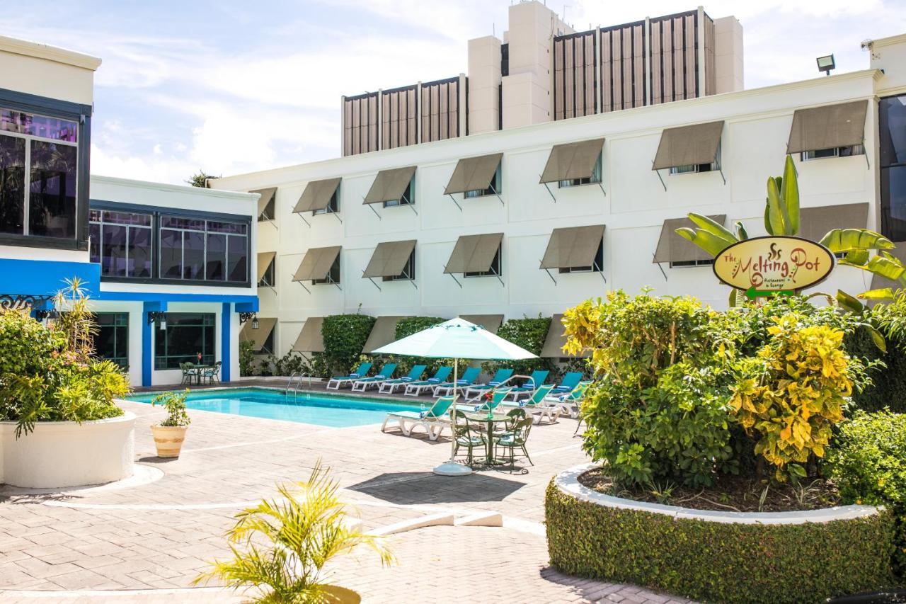 The Knutsford Court Hotel Кингстън Екстериор снимка
